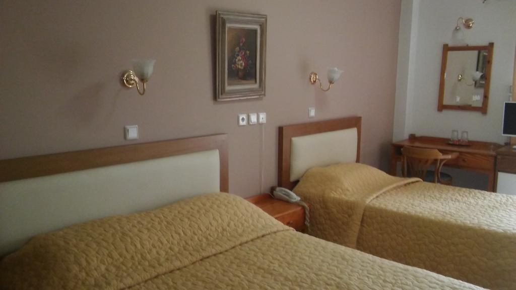 Nefeli Hotel 2*